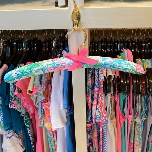 NWOT Lilly Pulitzer Fabric Hangers (3) - Picture 2 of 3